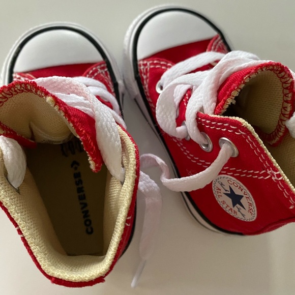 Baby converse never worn - Picture 3 of 4
